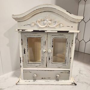 Antique-Inspired Jewelry Box/Mini Display Cabinet